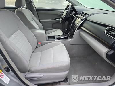 2015 Toyota Camry LE - zdjęcie 8 z 28 - miniatura