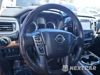 2017 Nissan TITAN Platinum Reserve Crew Cab Short Bed - zdjęcie 10 z 27 - miniatura