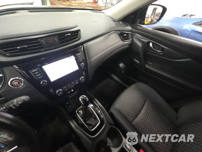 2020 Nissan SV - zdjęcie 11 z 18 - miniatura