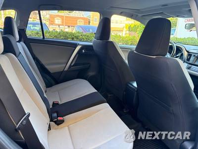 2016 Toyota XLE - zdjęcie 13 z 21 - miniatura