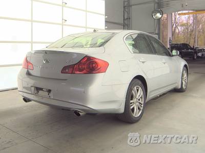2013 INFINITI X - zdjęcie 4 z 18 - miniatura