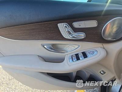 2020 Mercedes-Benz GLC 300 - zdjęcie 9 z 20 - miniatura