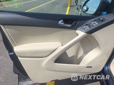 2011 Volkswagen Tiguan SE 4MOTION w/Sunroof & Navigation - zdjęcie 9 z 32 - miniatura