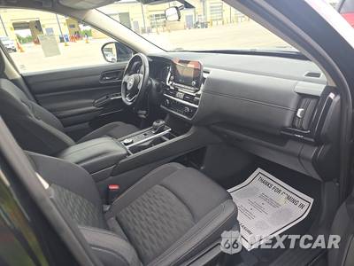 2025 Nissan Pathfinder SV - zdjęcie 8 z 24 - miniatura