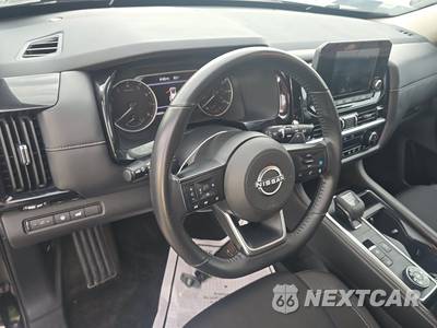 2025 Nissan Pathfinder SV - zdjęcie 10 z 24 - miniatura
