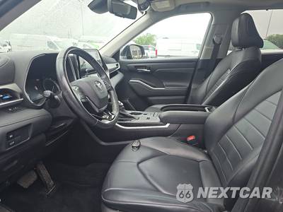2021 Toyota Highlander XLE - zdjęcie 7 z 25 - miniatura