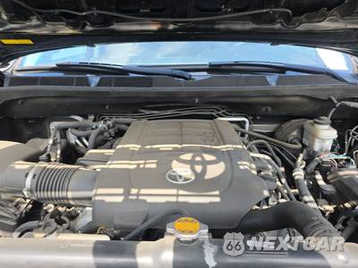 2016 Toyota Sequoia SR5 - zdjęcie 16 z 21 - miniatura