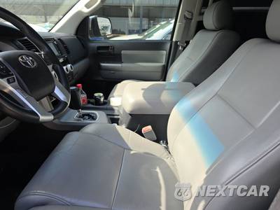 2016 Toyota Sequoia SR5 - zdjęcie 7 z 21 - miniatura