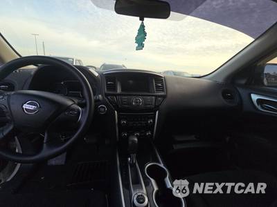 2017 Nissan Pathfinder S - zdjęcie 8 z 13 - miniatura