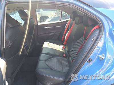 2022 Toyota Camry TRD - zdjęcie 13 z 33 - miniatura