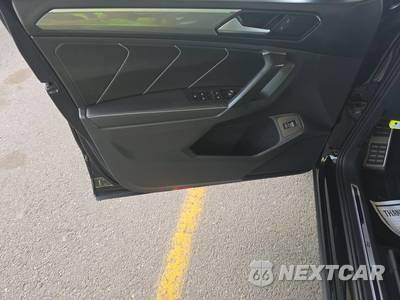 2022 Volkswagen Tiguan SE R-Line Black - zdjęcie 9 z 22 - miniatura