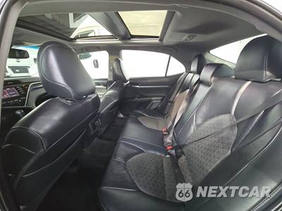 2018 Toyota Camry XSE - zdjęcie 13 z 33 - miniatura
