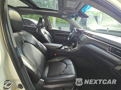 2018 Toyota Camry XSE - zdjęcie 8 z 33 - miniatura