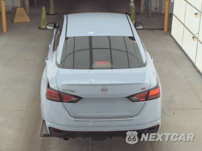 2023 Nissan Altima SR - zdjęcie 5 z 40 - miniatura