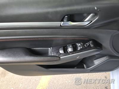 2023 Nissan Altima SR - zdjęcie 9 z 40 - miniatura