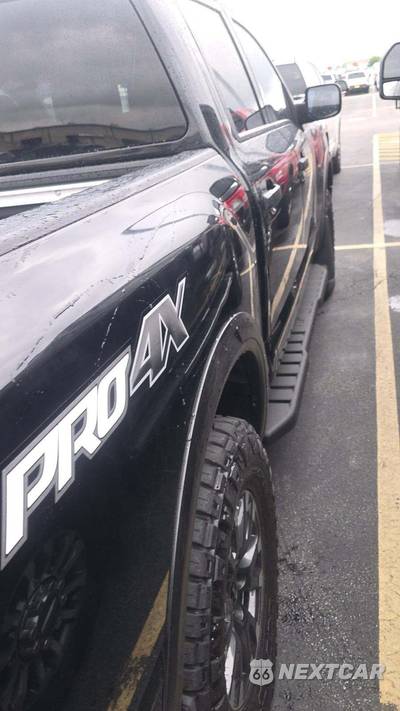 2021 Nissan TITAN PRO-4X Crew Cab Short Bed - zdjęcie 28 z 29 - miniatura