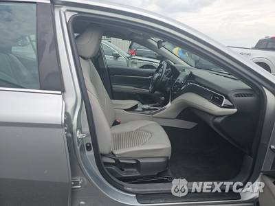 2022 Toyota Camry SE - zdjęcie 8 z 35 - miniatura