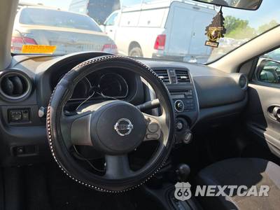 2012 Nissan Versa 1.6 SV Sedan - zdjęcie 11 z 32 - miniatura