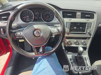 2016 Volkswagen Golf 1.8T S Hatchback - zdjęcie 11 z 19 - miniatura