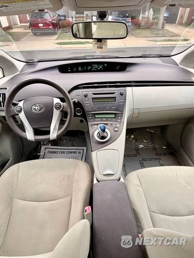 2011 Toyota Prius Two - zdjęcie 8 z 19 - miniatura