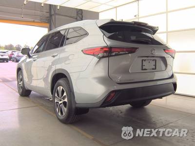 2021 Toyota Highlander XLE - zdjęcie 6 z 19 - miniatura