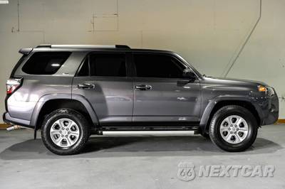 2020 Toyota 4Runner SR5 - zdjęcie 7 z 50 - miniatura