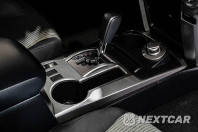 2020 Toyota 4Runner SR5 - zdjęcie 21 z 50 - miniatura