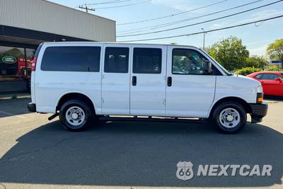 2018 Chevrolet Express 2500 Passenger Van LS 1LS 135.0" WB - zdjęcie 3 z 77 - miniatura
