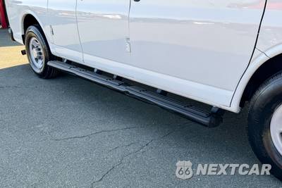 2018 Chevrolet Express 2500 Passenger Van LS 1LS 135.0" WB - zdjęcie 10 z 77 - miniatura