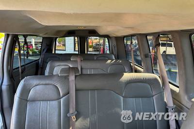 2018 Chevrolet Express 2500 Passenger Van LS 1LS 135.0" WB - zdjęcie 14 z 77 - miniatura