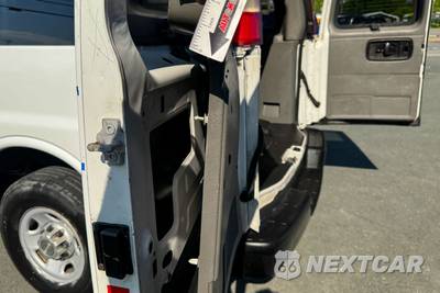 2018 Chevrolet Express 2500 Passenger Van LS 1LS 135.0" WB - zdjęcie 53 z 77 - miniatura