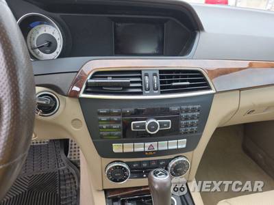 2014 Mercedes-Benz C 300 4MATIC Sedan - zdjęcie 11 z 18 - miniatura