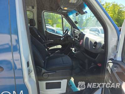 2022 Mercedes-Benz Sprinter 2500 Cargo Van Standard Roof 144.0" WB - zdjęcie 8 z 20 - miniatura