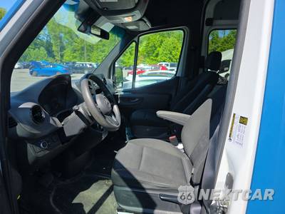2022 Mercedes-Benz Sprinter 2500 Cargo Van Standard Roof 144.0" WB - zdjęcie 7 z 20 - miniatura