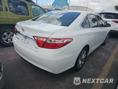 2016 Toyota Camry XLE - zdjęcie 4 z 24 - miniatura