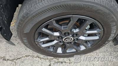 2024 Toyota Sequoia Platinum - zdjęcie 21 z 23 - miniatura