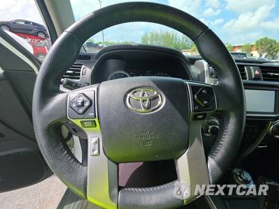 2015 Toyota 4Runner Limited - zdjęcie 10 z 24 - miniatura