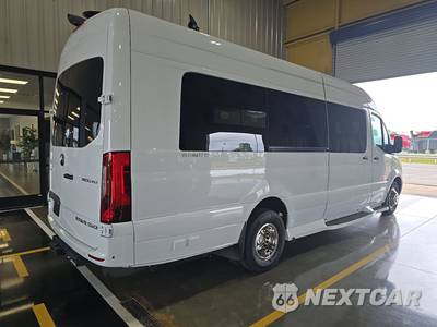 2023 Mercedes-Benz Sprinter 3500XD Cargo Van DRW High Roof 170.0" WB - zdjęcie 4 z 18 - miniatura