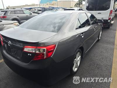 2014 Toyota Camry SE - zdjęcie 4 z 30 - miniatura
