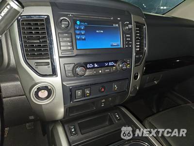 2017 Nissan TITAN SV Crew Cab Short Bed - zdjęcie 11 z 32 - miniatura