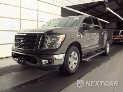 2017 Nissan TITAN SV Crew Cab Short Bed
