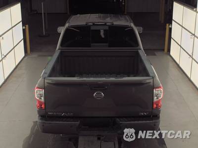 2017 Nissan TITAN SV Crew Cab Short Bed - zdjęcie 5 z 32 - miniatura