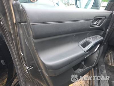2024 Nissan Pathfinder SV - zdjęcie 9 z 33 - miniatura