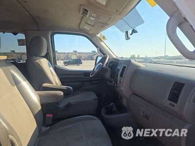 2015 Nissan NV3500 HD Passenger S 146.1" WB - zdjęcie 8 z 36 - miniatura