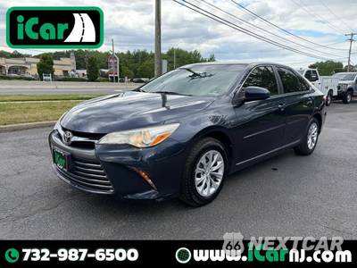2017 Toyota Camry LE - zdjęcie 2 z 49 - miniatura