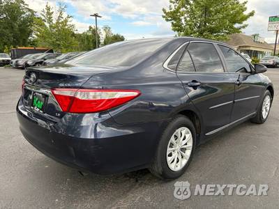 2017 Toyota Camry LE - zdjęcie 9 z 49 - miniatura
