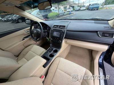 2017 Toyota Camry LE - zdjęcie 33 z 49 - miniatura