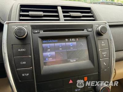 2017 Toyota Camry LE - zdjęcie 31 z 49 - miniatura