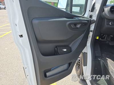 2024 Mercedes-Benz Sprinter 4500 Cab Chassis DRW 170.0" WB - zdjęcie 9 z 17 - miniatura