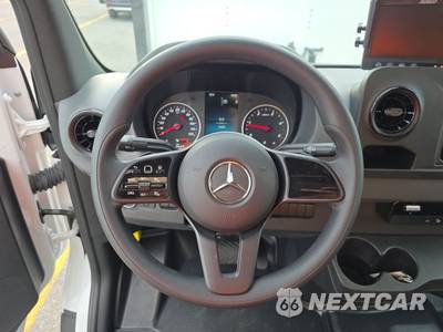 2024 Mercedes-Benz Sprinter 4500 Cab Chassis DRW 170.0" WB - zdjęcie 10 z 17 - miniatura
